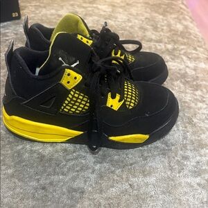 Jordan Kids Black and Yellow Sneakers
